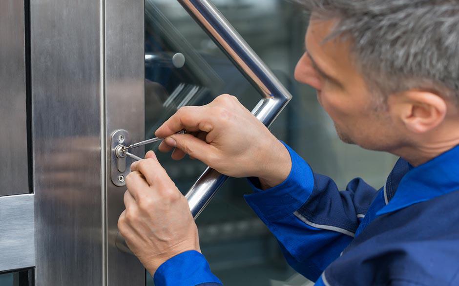 service ouvrir une porte claquée Montereau-Fault-Yonne